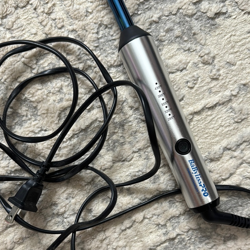 BabylissPro Blue and Silver Curling Wand - Picture 3 of 3